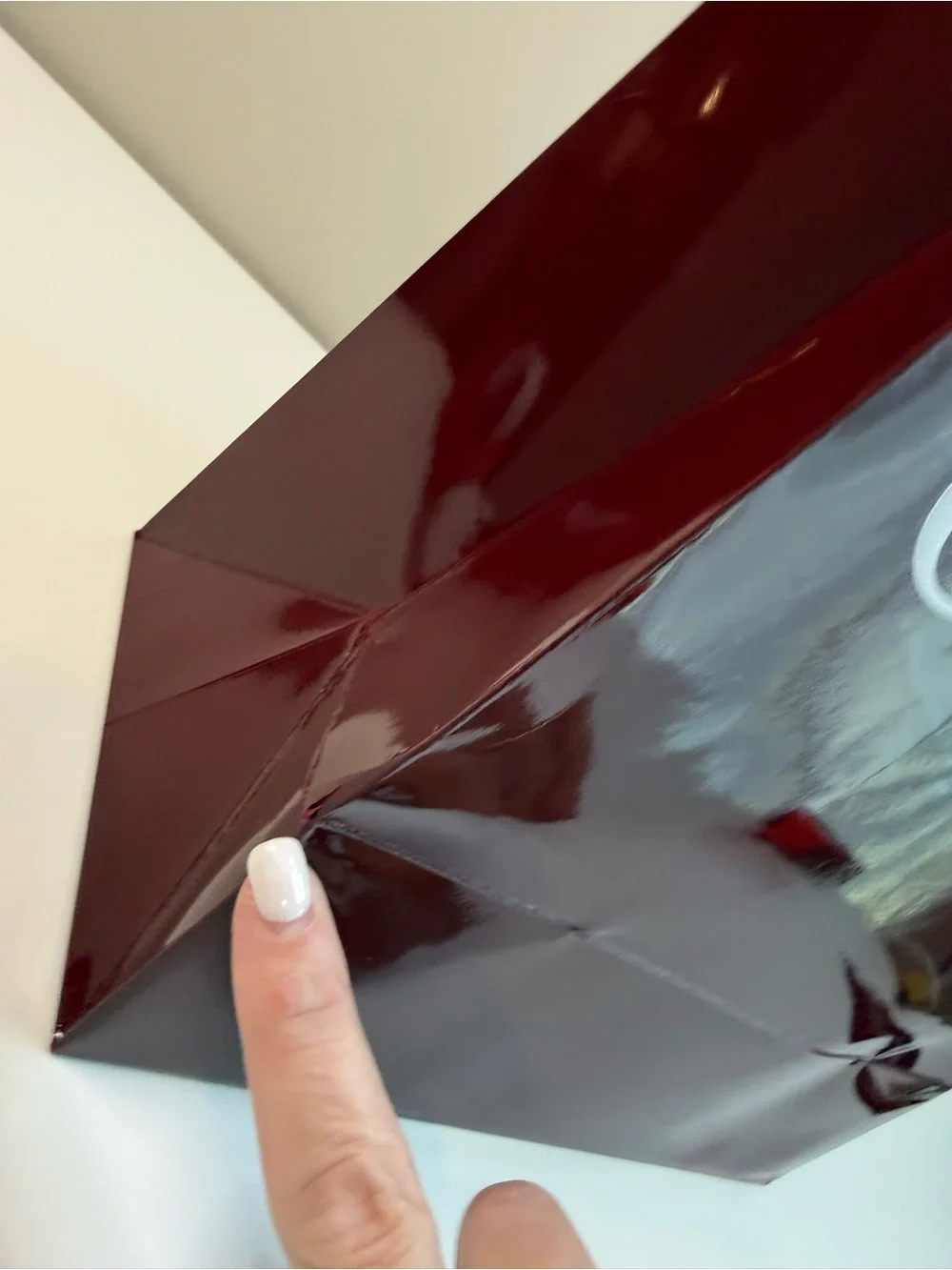 Gucci Large Burgundy Glossy Shopping Bag + Matching Card Envelope Packaging